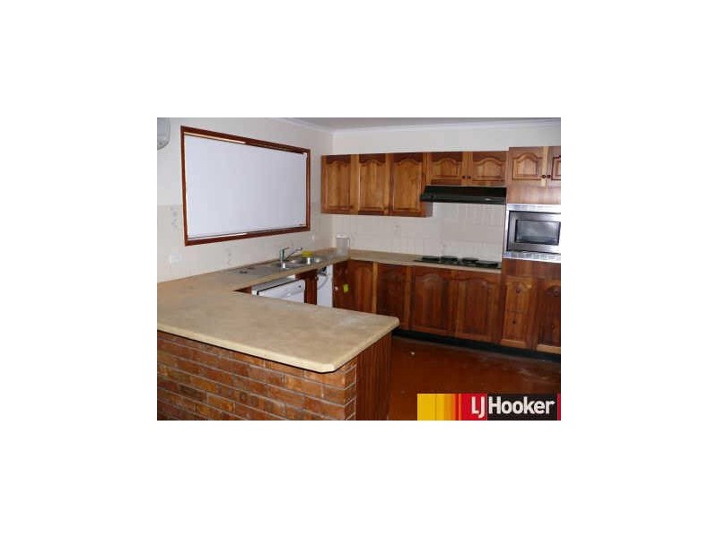 9 Kinnon Street, Glenella QLD 4740