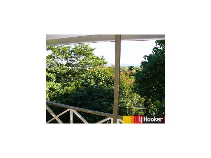 9 Kinnon Street, Glenella QLD 4740