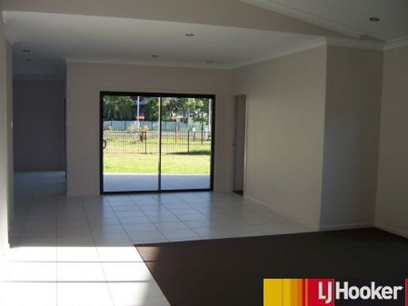 85 Village Circuit, Eimeo QLD 4740
