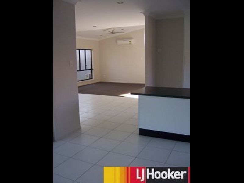 85 Village Circuit, Eimeo QLD 4740