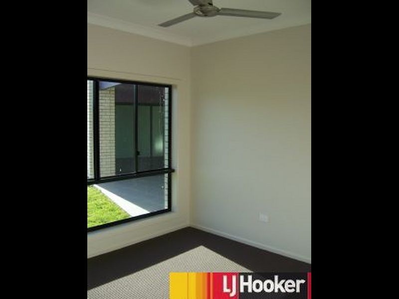85 Village Circuit, Eimeo QLD 4740