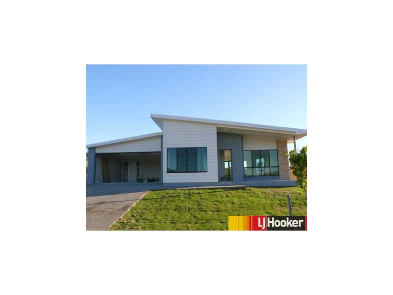 22 Village Circuit, Eimeo QLD 4740