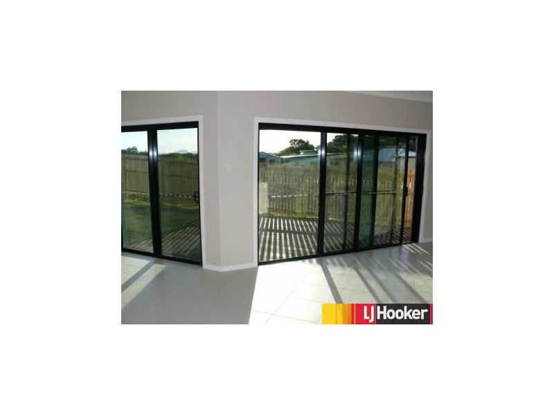 22 Village Circuit, Eimeo QLD 4740