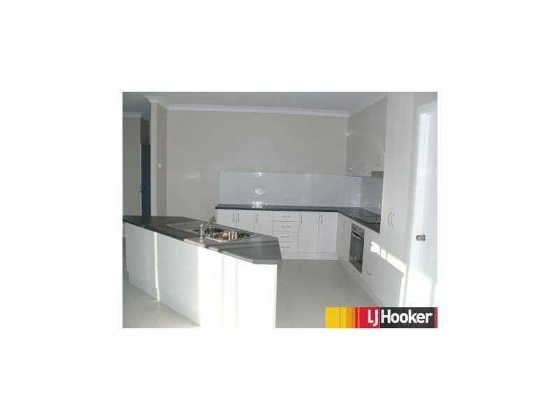 22 Village Circuit, Eimeo QLD 4740