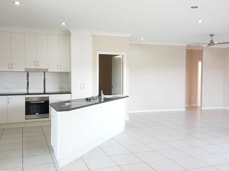 22 Village Circuit, Eimeo QLD 4740