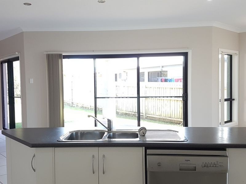 22 Village Circuit, Eimeo QLD 4740
