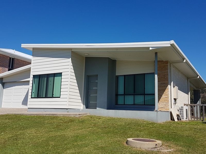 22 Village Circuit, Eimeo QLD 4740