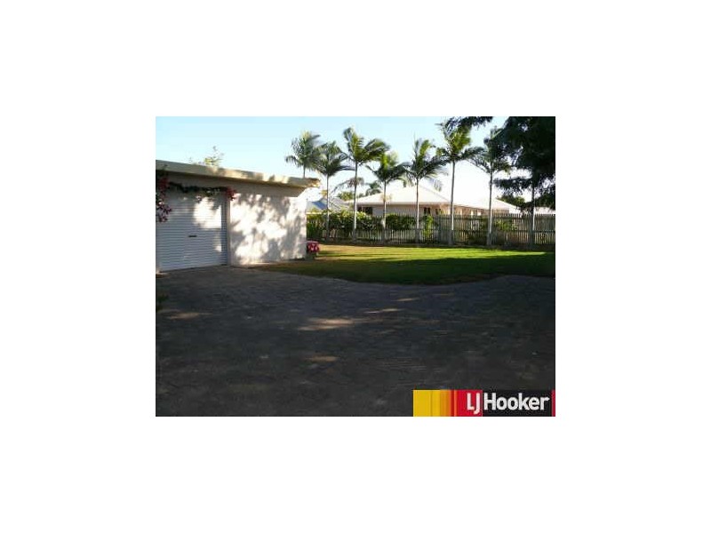 17 Cavanagh Dve, Blacks Beach QLD 4740