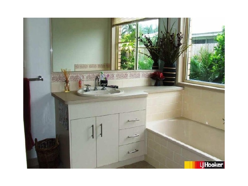 5 Marshall Avenue, Andergrove QLD 4740