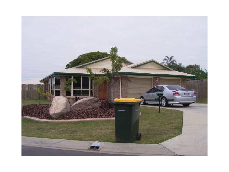 8 Kinghorn St, Eimeo QLD 4740