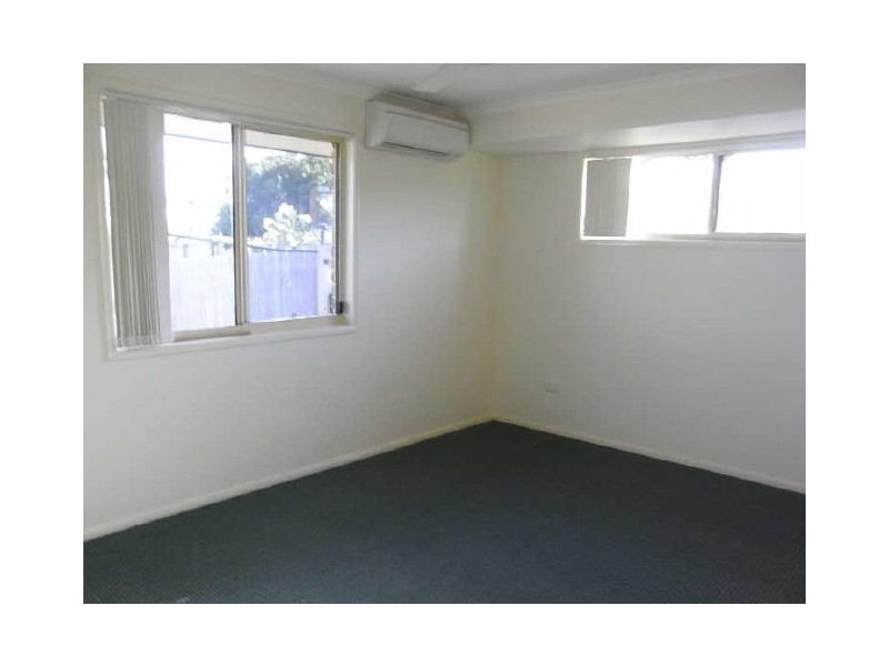 8 Kinghorn St, Eimeo QLD 4740