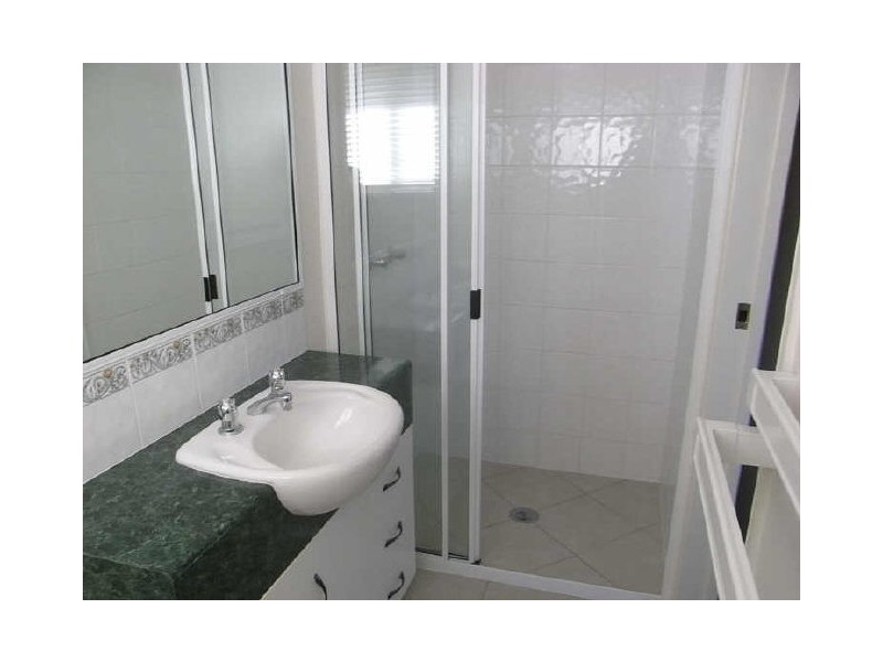8 Kinghorn St, Eimeo QLD 4740