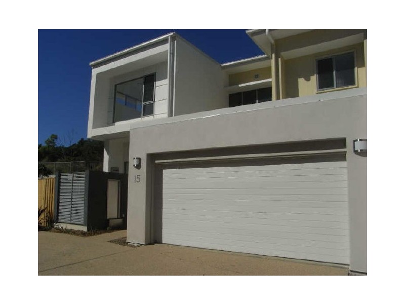 13/2 Beach Pavillions, Belangason, Shoal Point QLD 4750