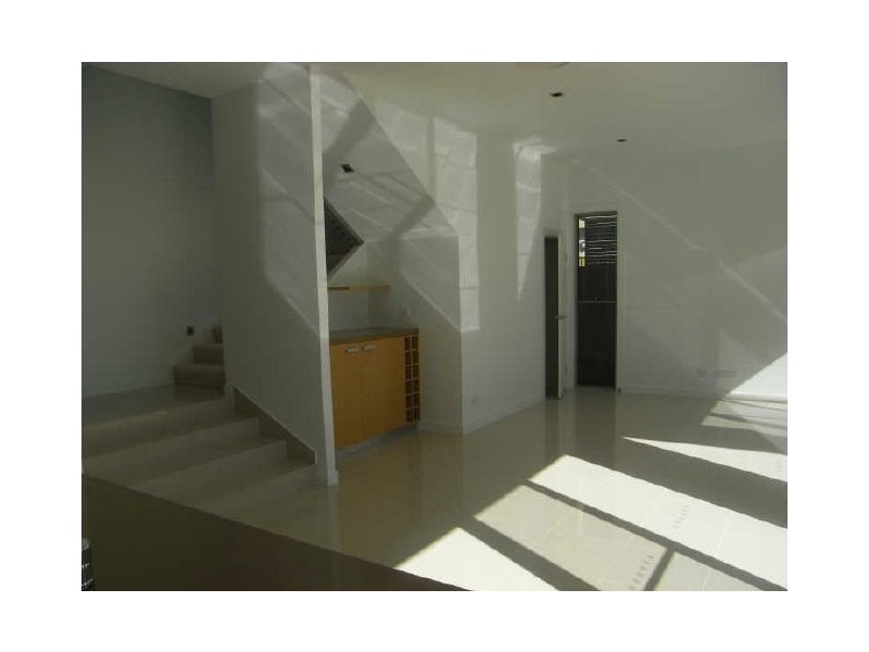 13/2 Beach Pavillions, Belangason, Shoal Point QLD 4750