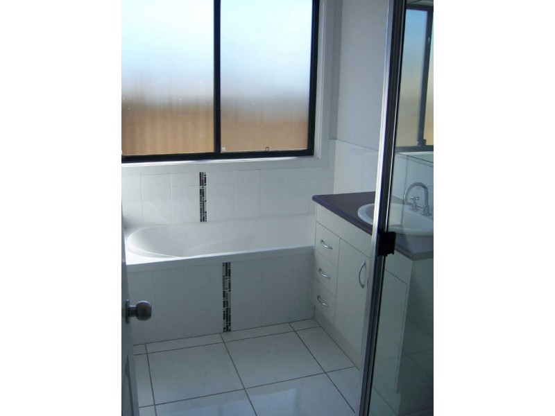 17 Village Circuit, Eimeo QLD 4740