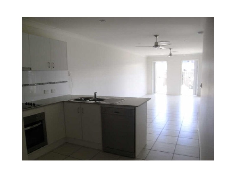 2/9 Bilgola Place, Blacks Beach QLD 4740