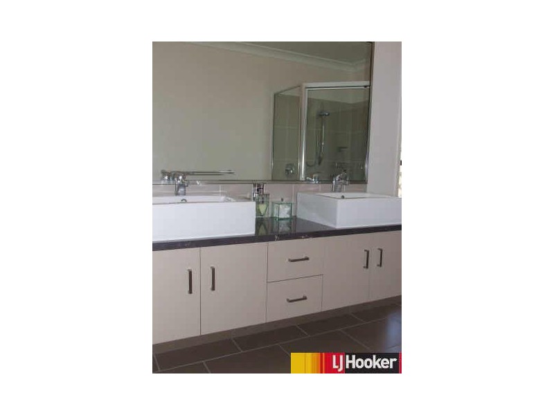 46 Gingham Street, Glenella QLD 4740