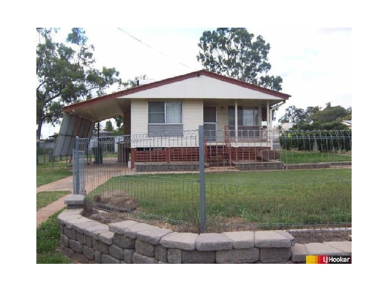 2 Bennett Drive, Moranbah QLD 4744
