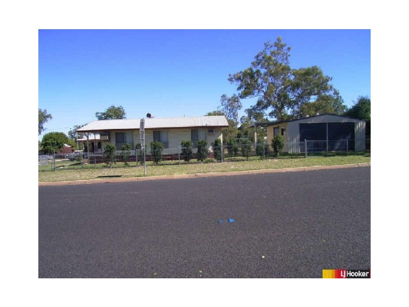 2 Bennett Drive, Moranbah QLD 4744