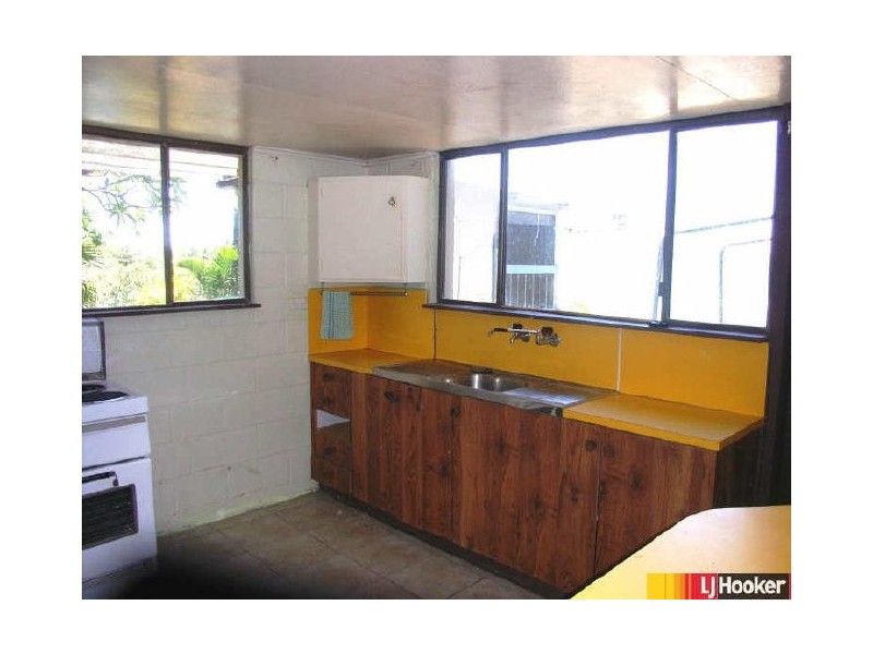 15 Albatross Street, Slade Point QLD 4740