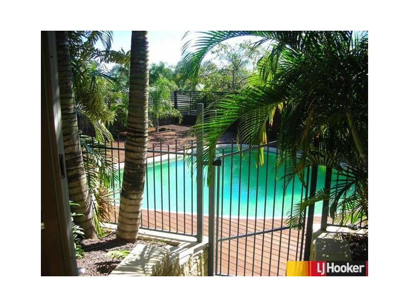 6 Hillcrest Street, Eimeo QLD 4740