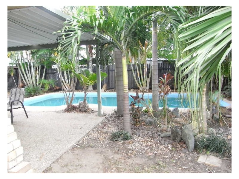 17 Nicklin Drive, Beaconsfield QLD 4740