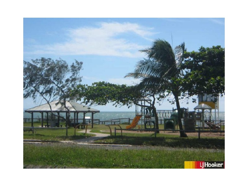 52 Pacific Esplanade, Slade Point QLD 4740