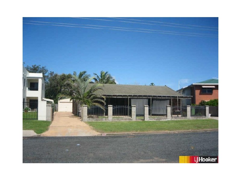 52 Pacific Esplanade, Slade Point QLD 4740
