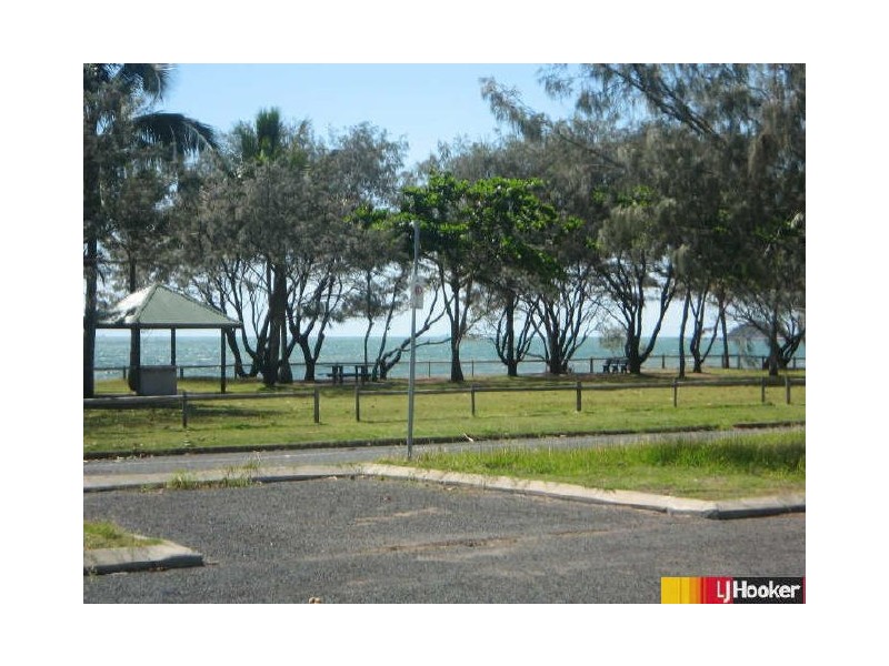 52 Pacific Esplanade, Slade Point QLD 4740