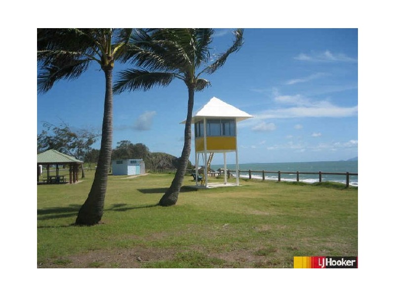 52 Pacific Esplanade, Slade Point QLD 4740