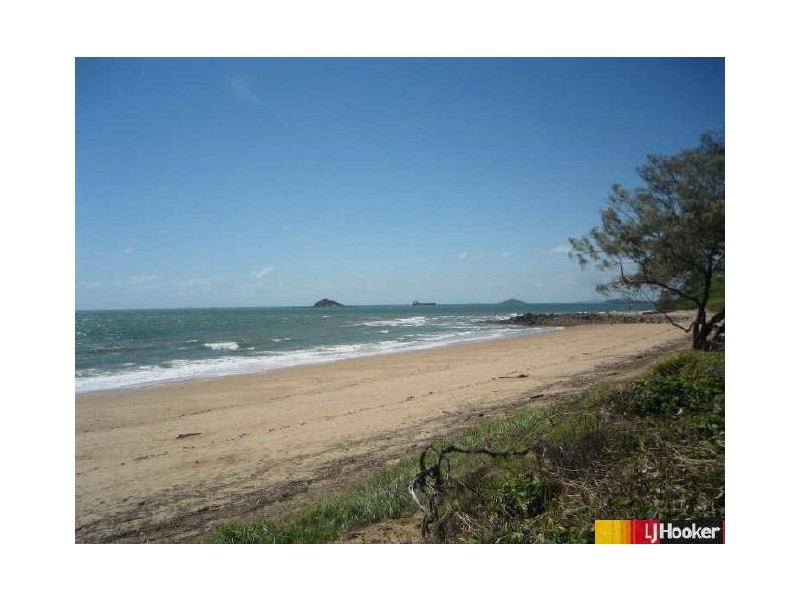 52 Pacific Esplanade, Slade Point QLD 4740