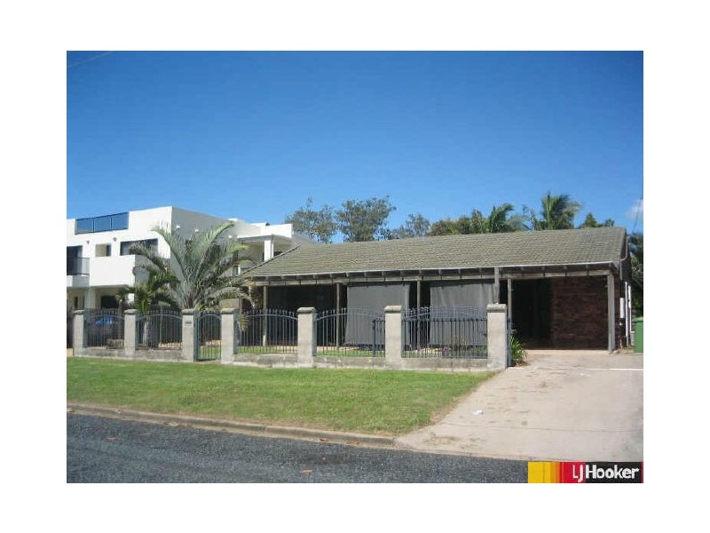 52 Pacific Esplanade, Slade Point QLD 4740