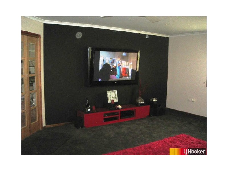 8 Huntleys Road, Sarina QLD 4737