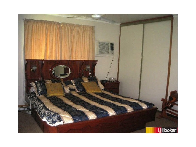 8 Huntleys Road, Sarina QLD 4737