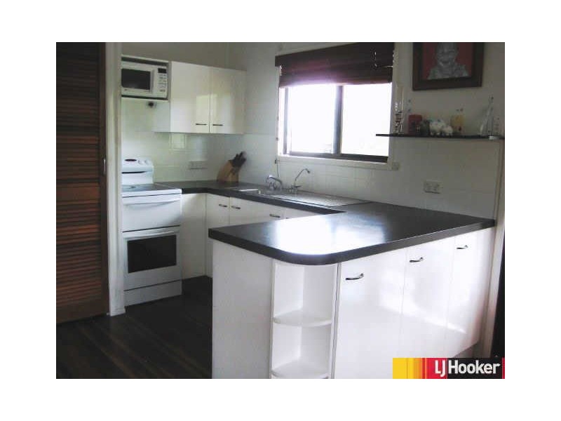 4 Viola Street, Glenella QLD 4740