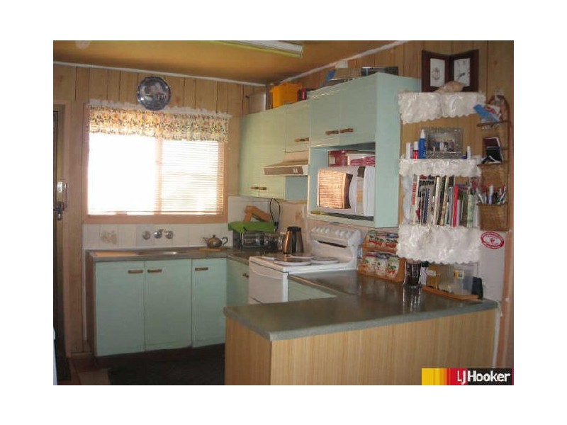 11 Cumberland Avenue, Slade Point QLD 4740