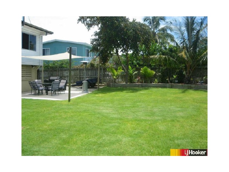 13 Crane Street, Slade Point QLD 4740