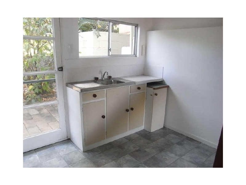 13 Mowlam Street, Eimeo QLD 4740