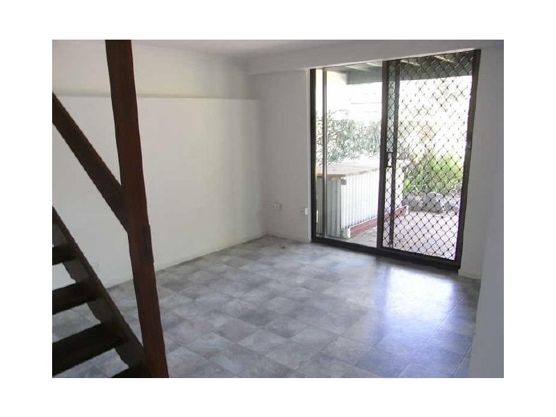 13 Mowlam Street, Eimeo QLD 4740