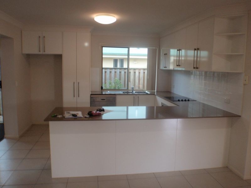 16 Whitehaven Drive, Eimeo QLD 4740