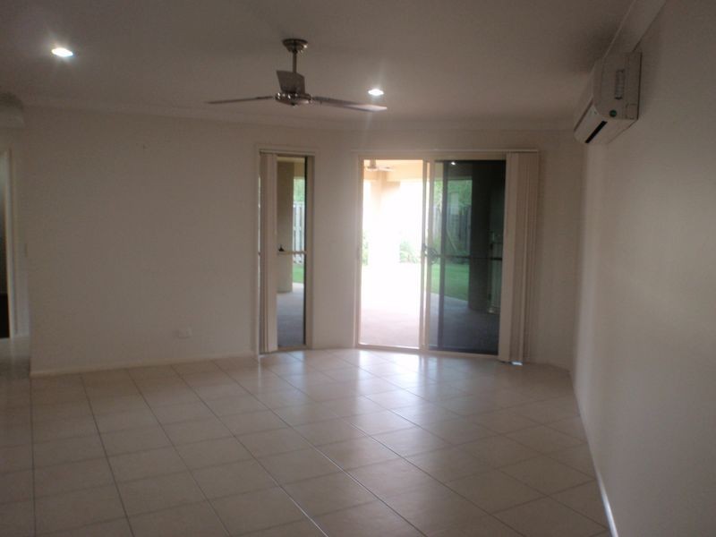 16 Whitehaven Drive, Eimeo QLD 4740