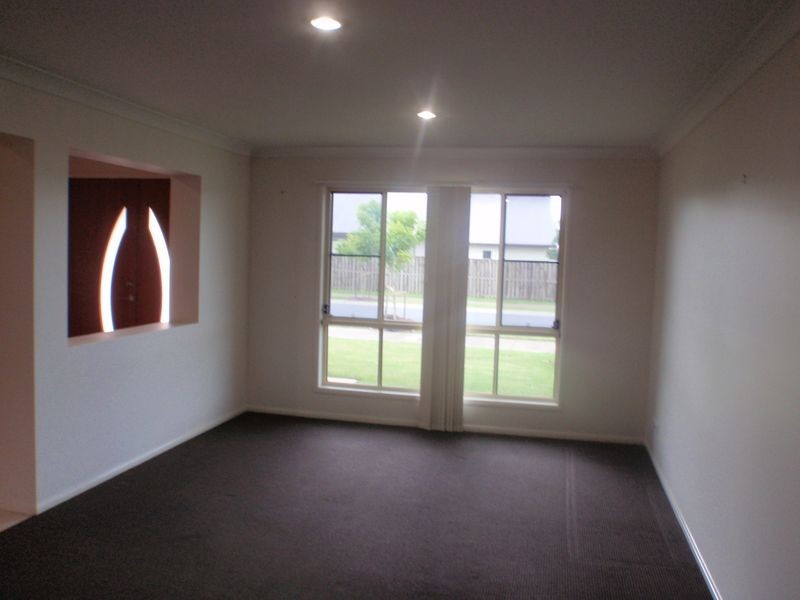 16 Whitehaven Drive, Eimeo QLD 4740