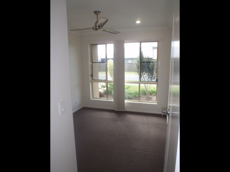 16 Whitehaven Drive, Eimeo QLD 4740