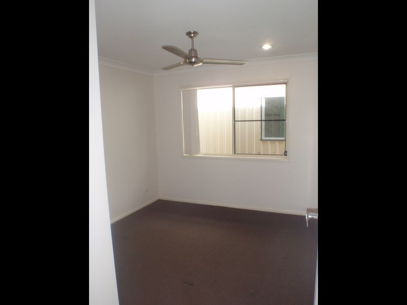 16 Whitehaven Drive, Eimeo QLD 4740