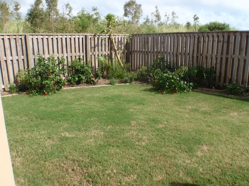 16 Whitehaven Drive, Eimeo QLD 4740