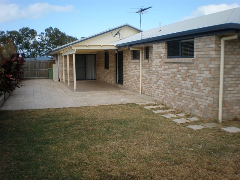 15 Kinghorn Street, Eimeo QLD 4740