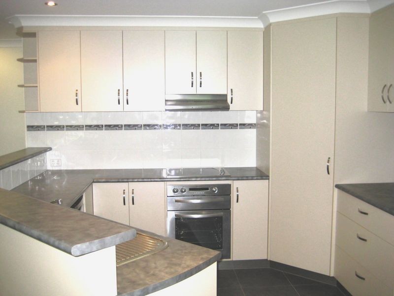 27 Manning Court, Rural View QLD 4740