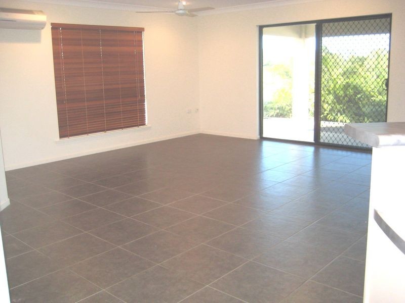 27 Manning Court, Rural View QLD 4740