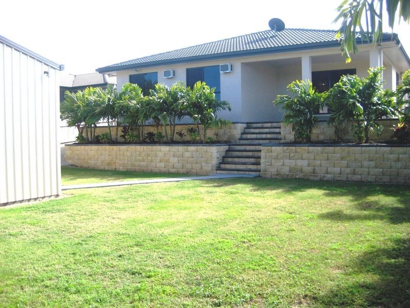 27 Manning Court, Rural View QLD 4740