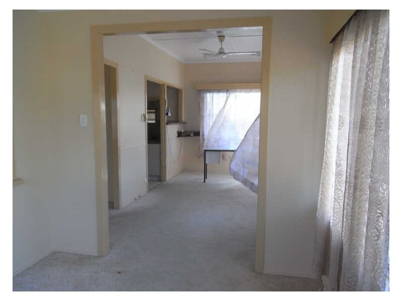 8 Mackenzie Street, West Mackay QLD 4740